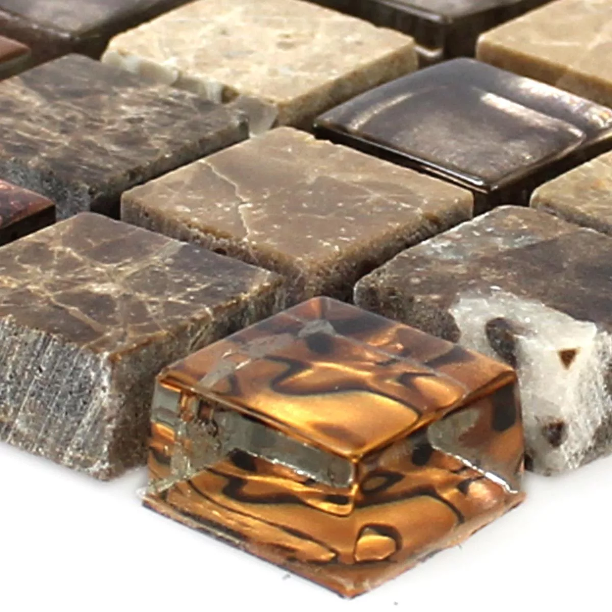 Muster von Mosaikfliesen Glas Naturstein Beige Braun 