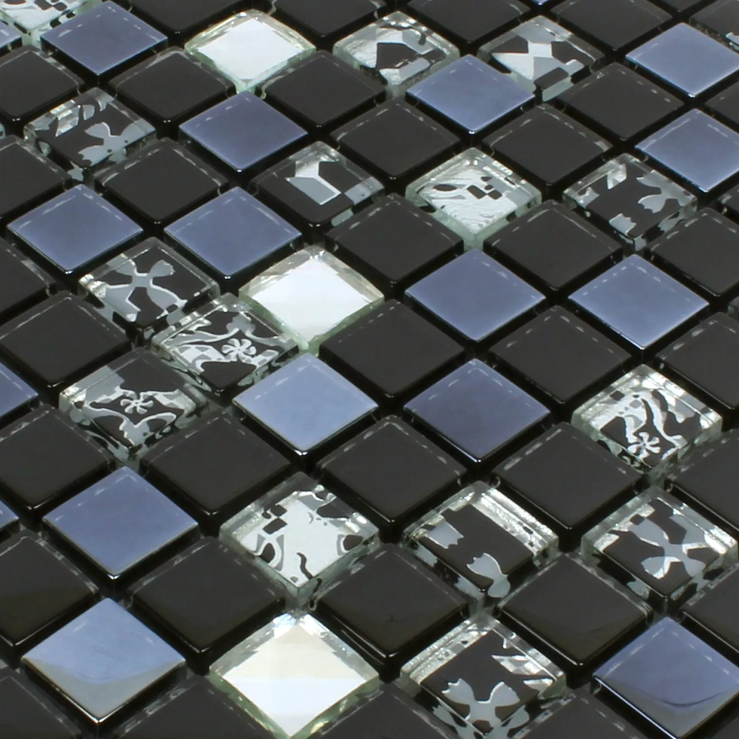 Muster von Glasmosaik Fliesen Kunia Schwarz Silber