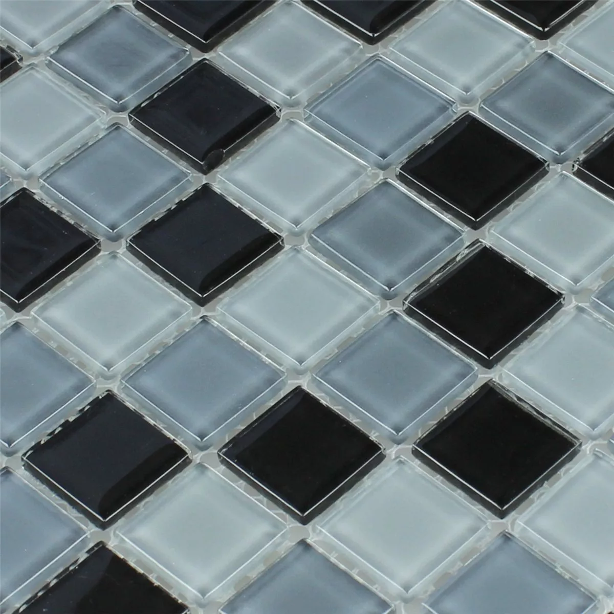 Muster von Glasmosaik Fliesen Schwarz Mix 