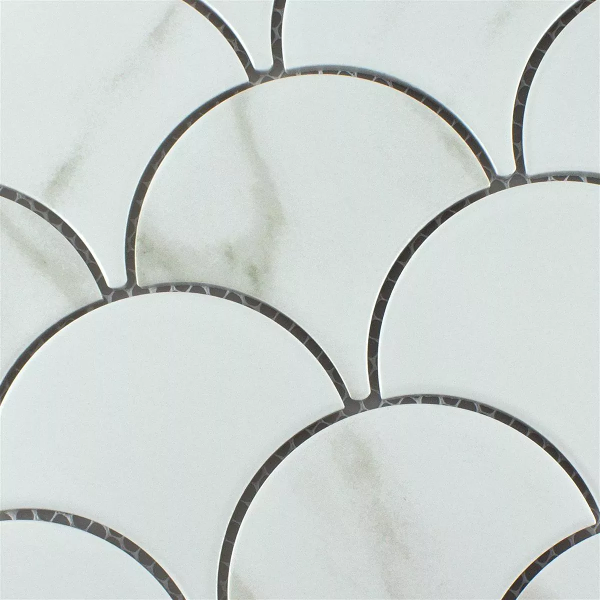 Muster von Keramik Mosaikfliesen Dolores Steinoptik Calacatta