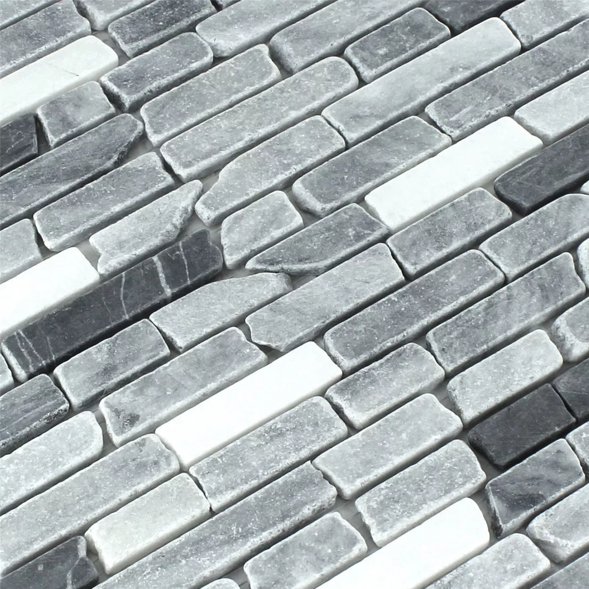 Muster von Mosaikfliesen Marmor Schwarz Grau Mix