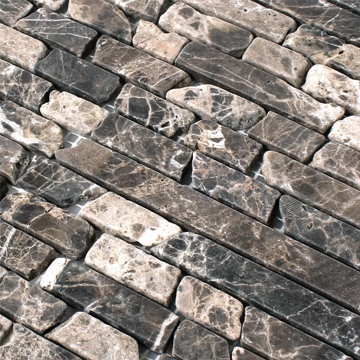 Muster von Mosaikfliesen Marmor Naturstein Impala Braun Geflammt