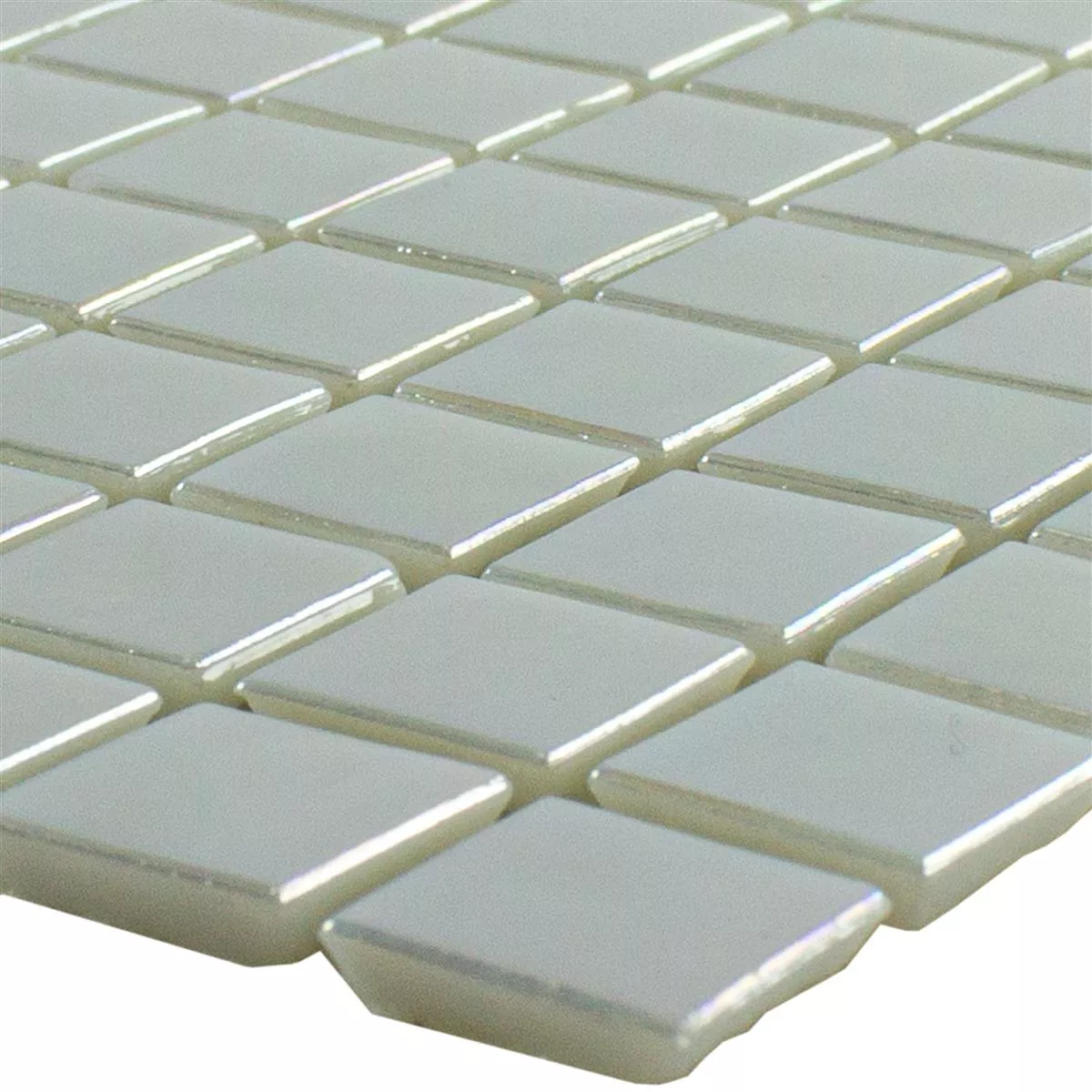 Glasmosaik Perlmutteffekt Ingolstadt Weiß Quadrat 15 Glasmosaik Perlmutteffekt Ingolstadt Weiß Quadrat 15