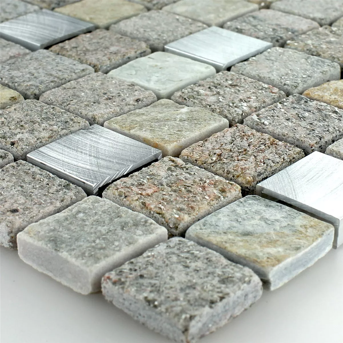 Muster von Mosaikfliesen Quarzit Alu Naturstein 
