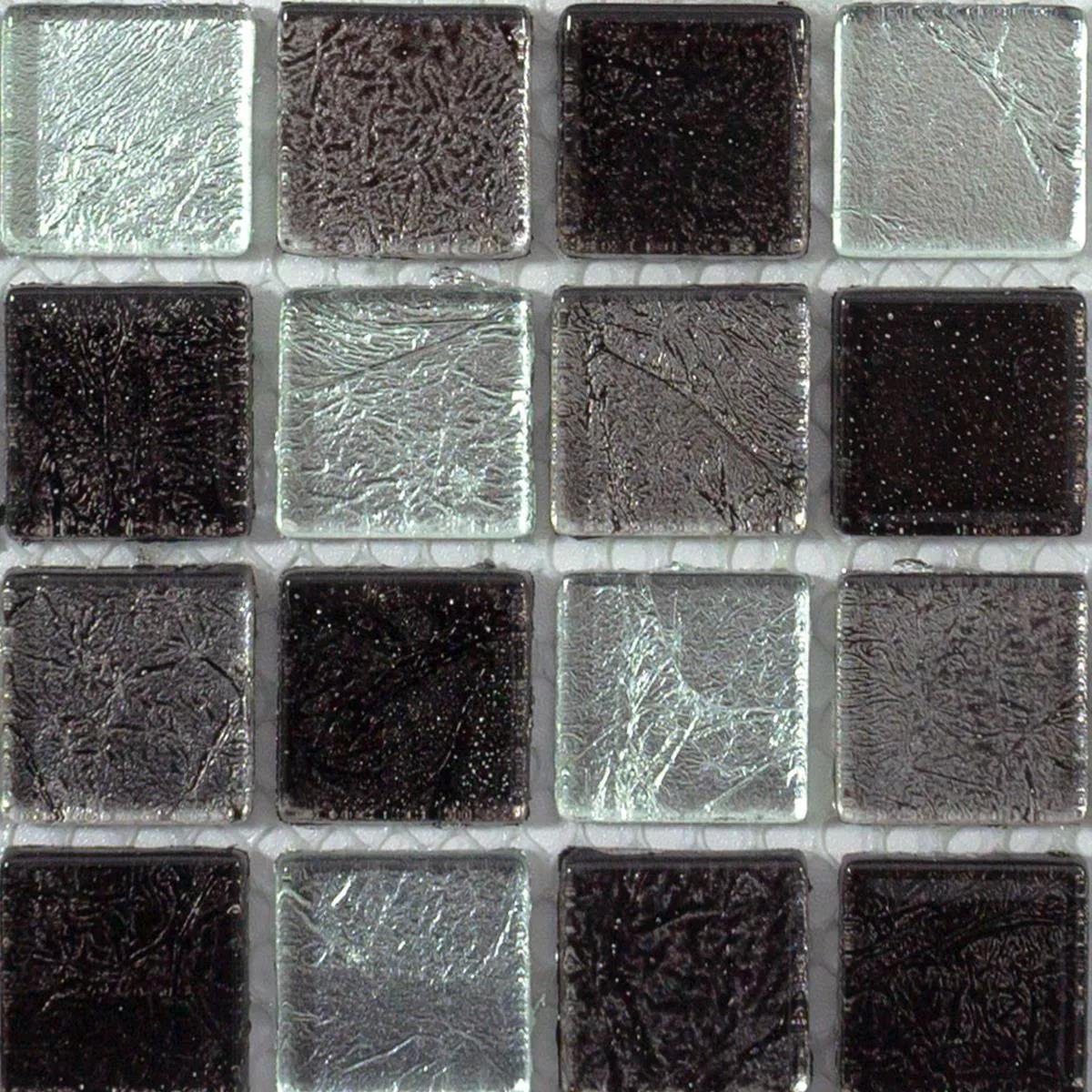 Muster von Mosaikfliesen Glas Bonnie Crystal Struktur Schwarz Silber Grau