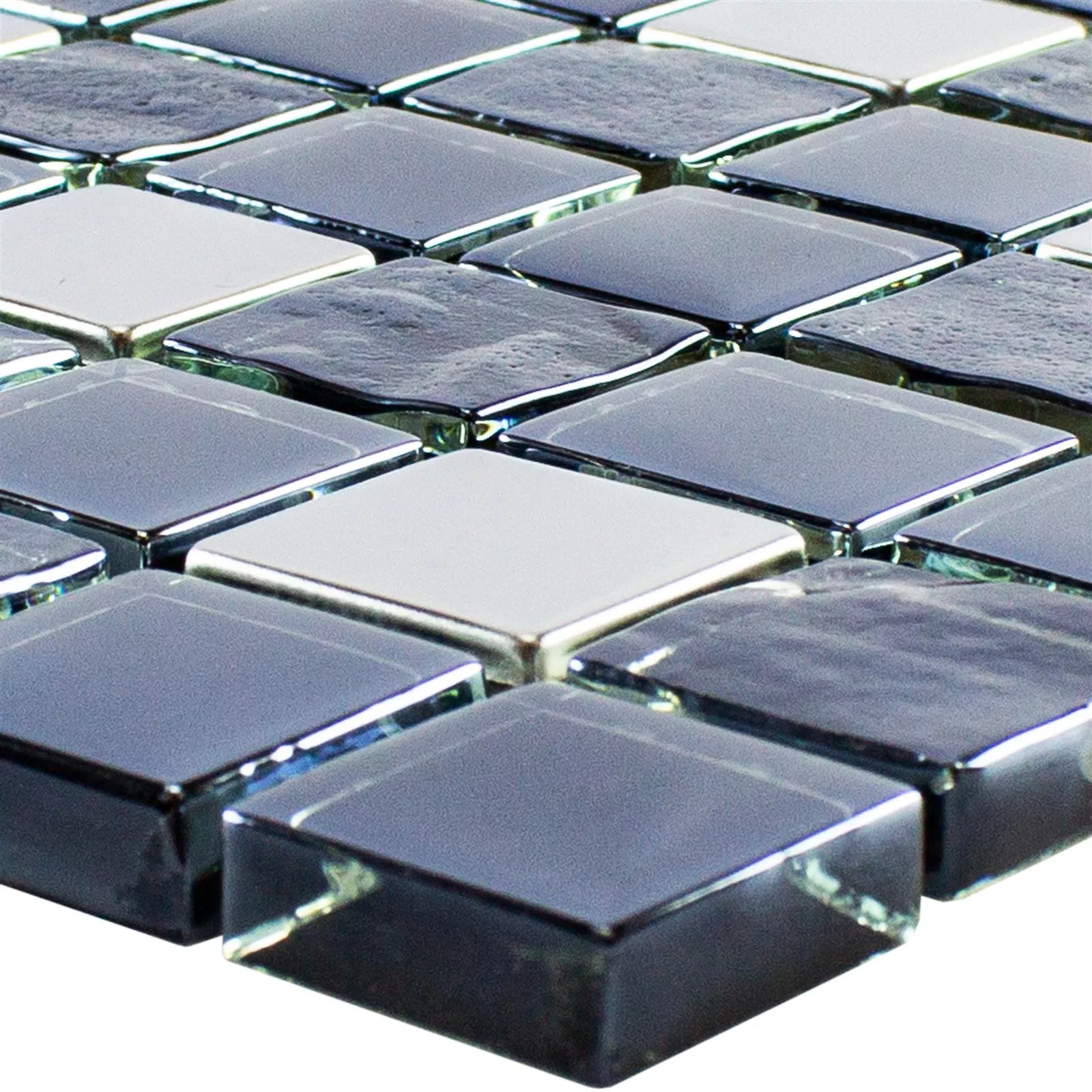 Muster von Glasmosaik Fliese Larisa Metallic Schwarz Silber
