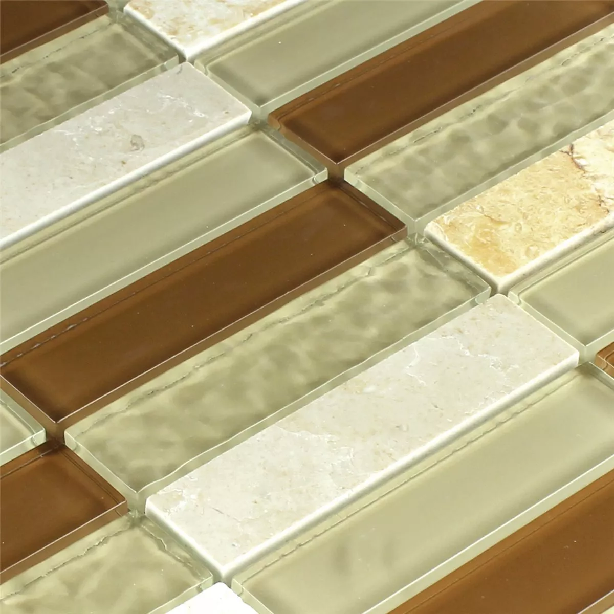 Muster von Mosaikfliesen Glas Naturstein Braun Beige Stripes