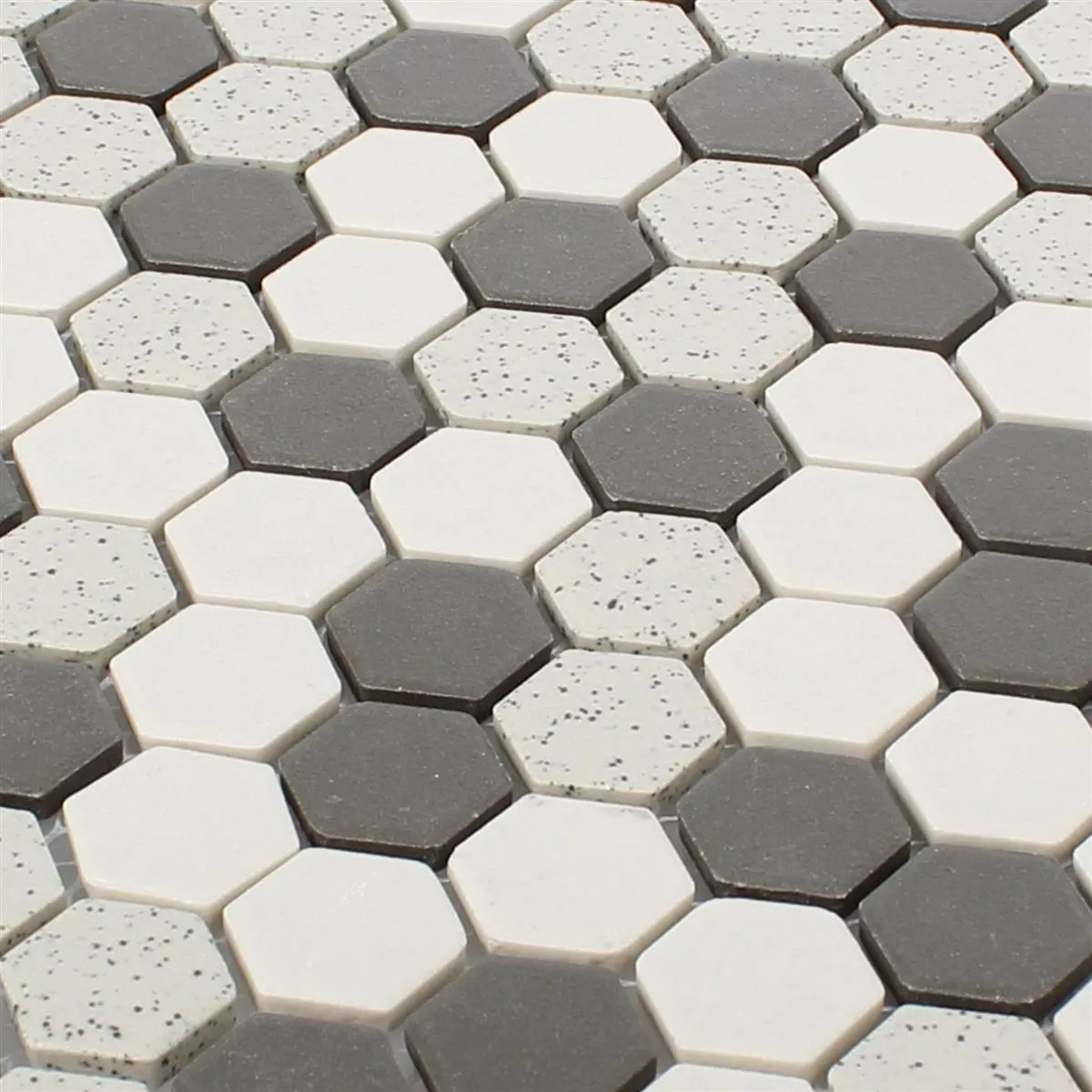 Muster von Keramik Mosaikfliesen Monforte Hexagon Schwarz Grau