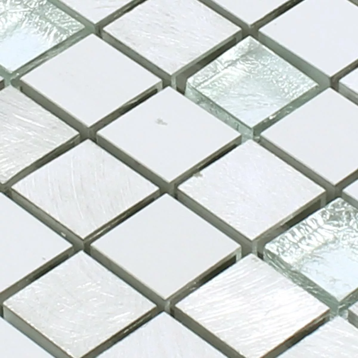 Muster von Mosaikfliesen Lissabon Aluminium Glas Mix Silber